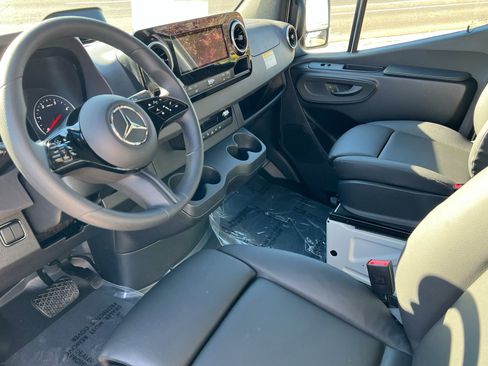 New 2026 Mercedes-Benz Sprinter 2500 image 11