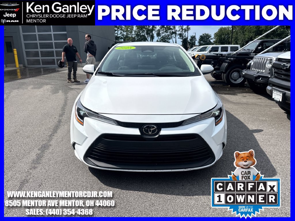 Used 2025 Toyota Corolla LE FWD image 2