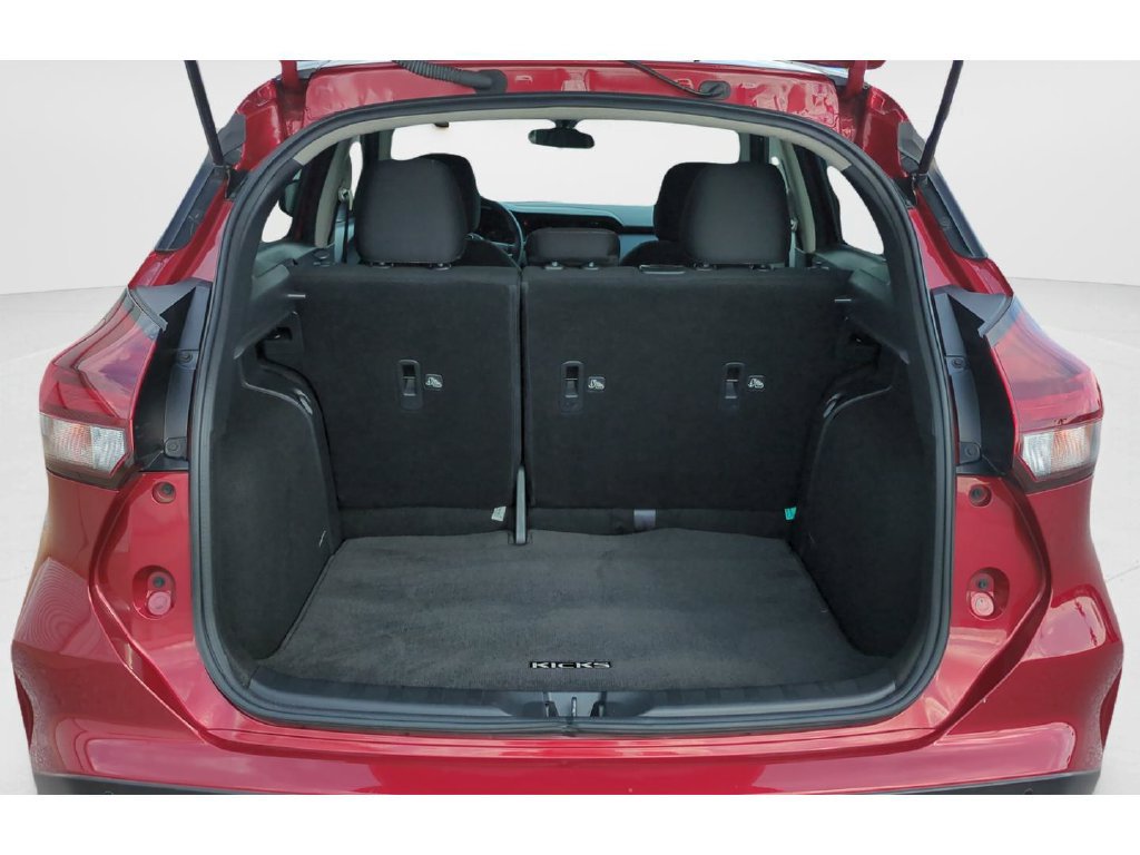 Certified 2023 Nissan Kicks SV FWD image 9