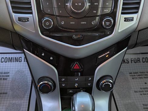 Used 2014 Chevrolet Cruze LT image 9