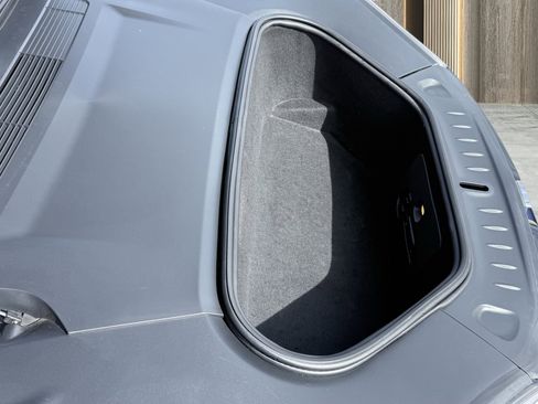 Used 2021 Tesla Model S Plaid image 14