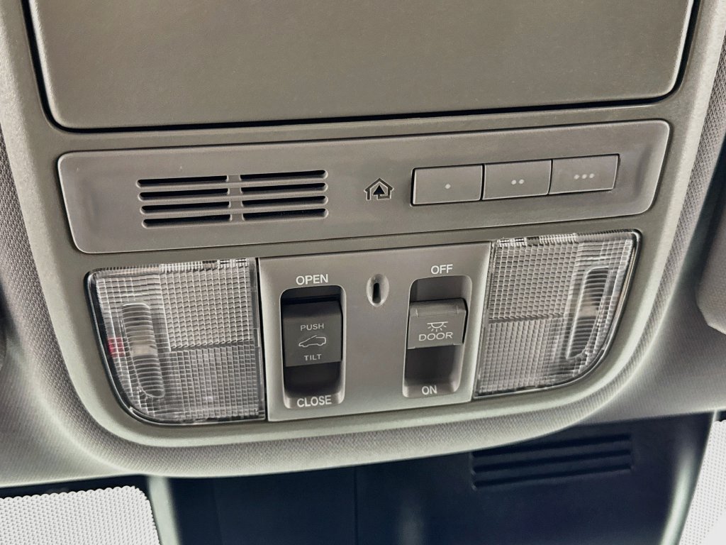 Used 2017 Honda CR-V Touring image 16