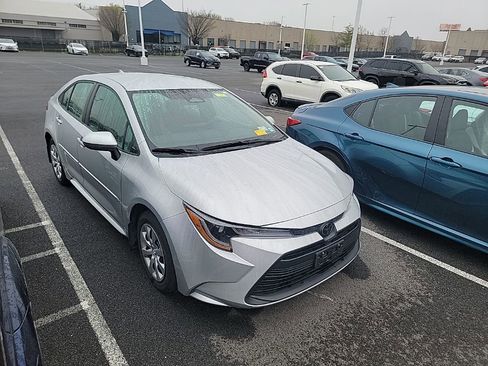 Used 2024 Toyota Corolla LE image 7
