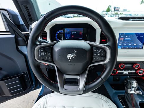 Used 2023 Ford Bronco Heritage Edition image 19