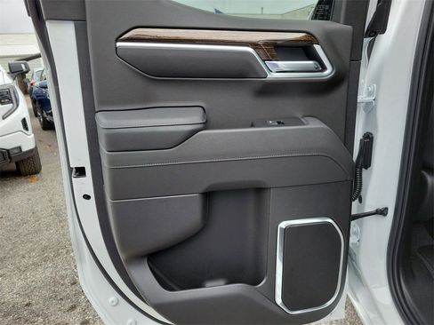 New 2026 GMC Sierra 1500 Elevation image 12