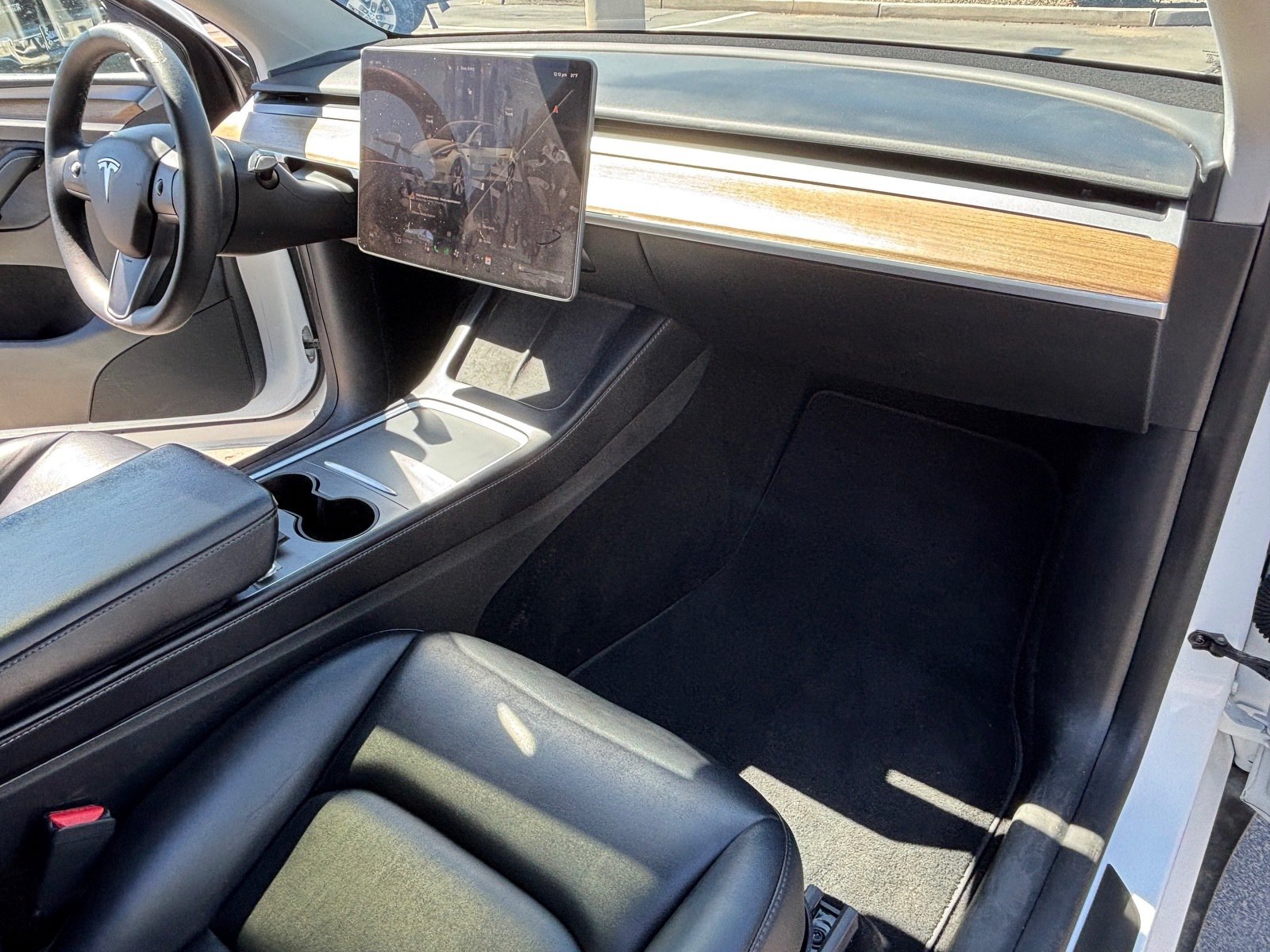 Used 2022 Tesla Model Y Long Range AWD/4WD image 32