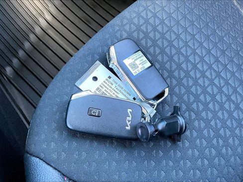 Used 2025 Kia Soul GT-Line image 13