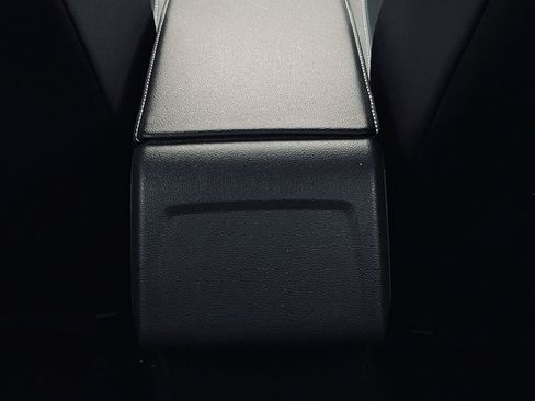 Used 2024 Volkswagen Jetta SE image 25