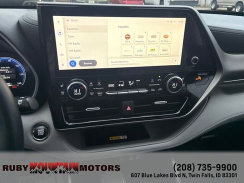 Used 2023 Toyota Highlander Limited image 14