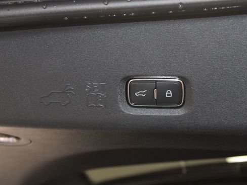 New 2027 Lincoln Navigator L Premier RWD image 17