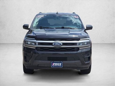 Used 2024 Ford Expedition Max XLT RWD image 2
