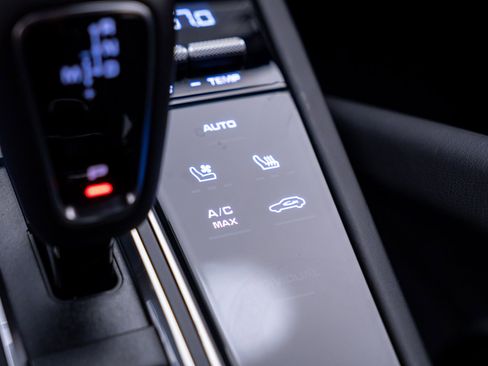 Certified 2022 Porsche Cayenne Turbo GT AWD/4WD image 27