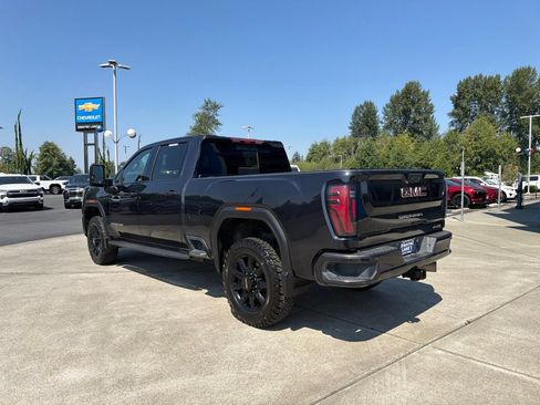 Used 2025 GMC Sierra 3500 AT4 w/ AT4 Premium Plus Package AWD/4WD image 3