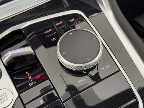 Used 2025 BMW X6 M60i w/ Parking Assistance Package image 30