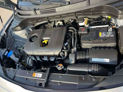 Used 2025 Kia Soul LX w/ LX Technology Package FWD image 36