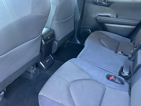 Certified 2024 Toyota Highlander LE AWD/4WD image 15