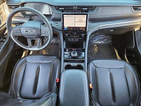 Used 2024 Jeep Grand Cherokee Limited 4xe image 17