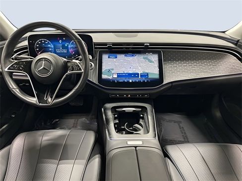 Used 2025 Mercedes-Benz E 350 4MATIC Sedan image 13