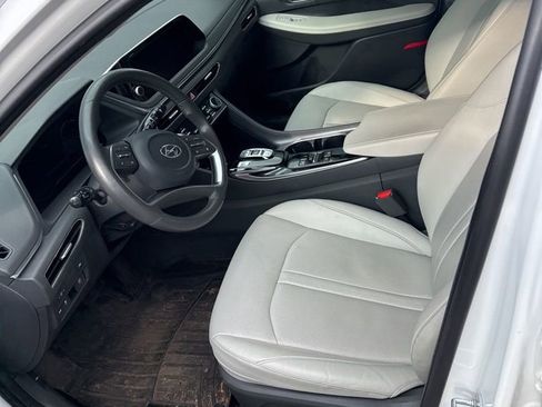 Used 2022 Hyundai Sonata Limited w/ Preferred Accessory Package image 7