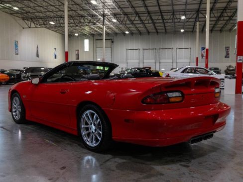 Used 2002 Chevrolet Camaro Z28 w/ SS Performance/Appearance Pkg RWD image 4