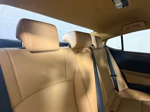Used 2022 Lexus ES 350 w/ Premium Package FWD image 29