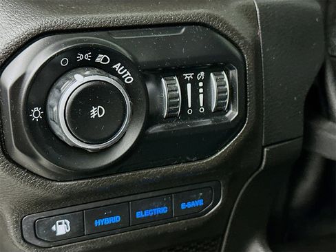 Used 2021 Jeep Wrangler Unlimited Sahara image 10