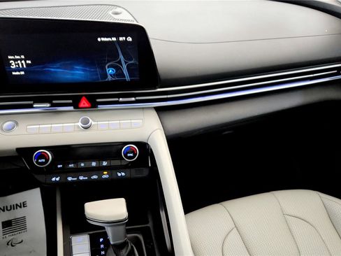 Used 2023 Hyundai Elantra Limited image 41