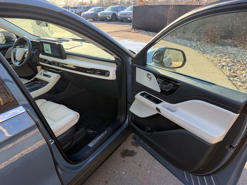 New 2026 Lincoln Aviator Reserve AWD/4WD image 11