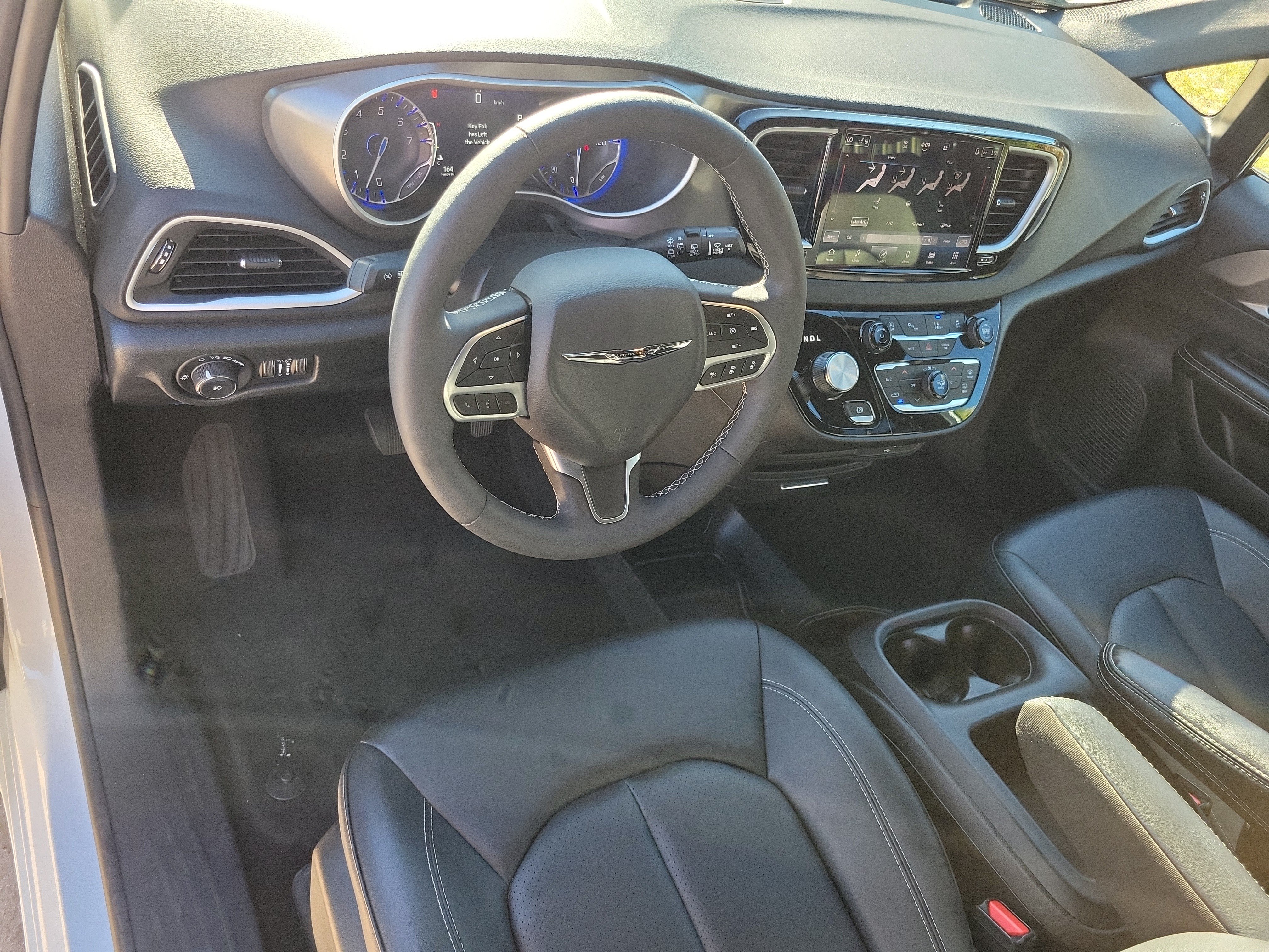 Used 2026 Chrysler Pacifica Select FWD image 13