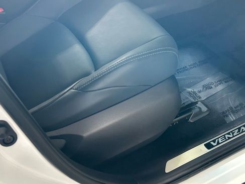 Used 2024 Toyota Venza LE image 33