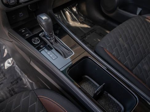 Used 2021 Nissan Kicks SR image 17