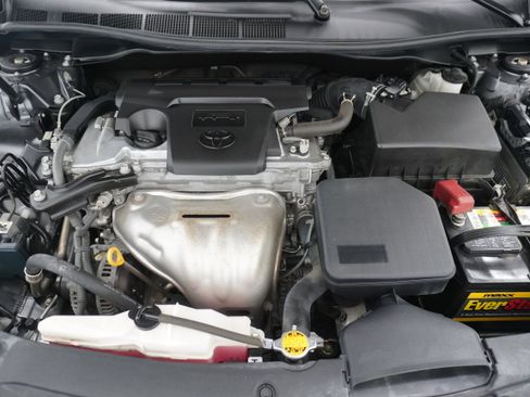 Used 2012 Toyota Camry LE image 23