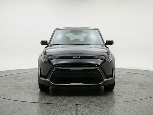 Used 2025 Kia Soul LX w/ LX Technology Package FWD image 2