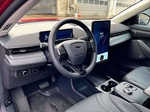 Used 2023 Ford Mustang Mach-E Premium image 17