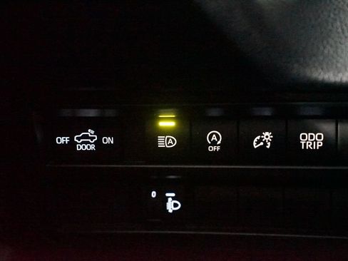 Used 2025 Toyota Tundra SR image 24