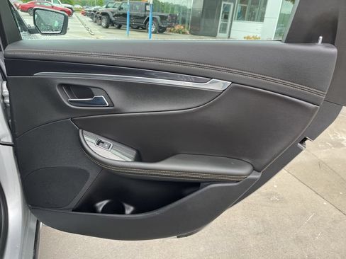 Used 2016 Chevrolet Impala LT FWD image 21
