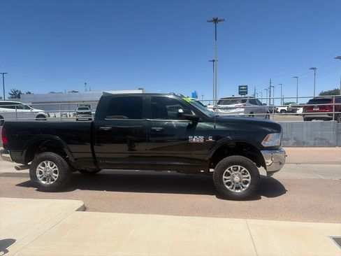 Used 2017 RAM 2500 Tradesman w/ Chrome Appearance Group AWD/4WD image 4