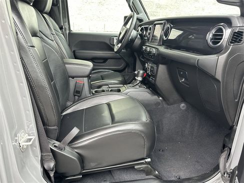 Used 2023 Jeep Wrangler Altitude image 13
