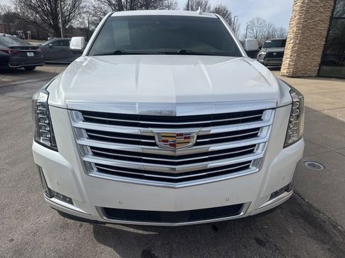 Used 2019 Cadillac Escalade ESV Platinum image 8