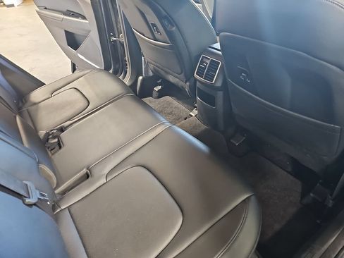 Used 2024 Kia Sportage EX AWD/4WD image 11