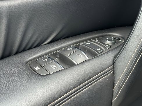 Used 2023 Nissan Armada Platinum image 19