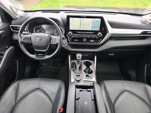 Used 2022 Toyota Highlander Platinum AWD/4WD image 14