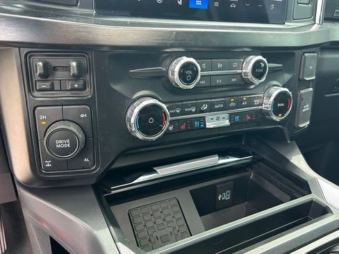 Used 2024 Ford F250 Lariat w/ Lariat Ultimate Package AWD/4WD image 43