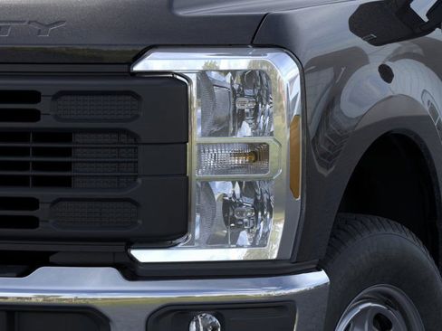 New 2026 Ford F350 XL w/ XL Chrome Package image 18