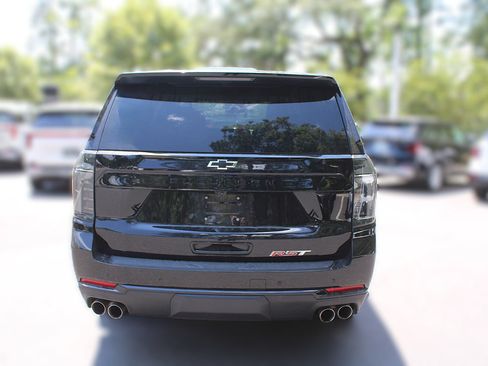 Used 2025 Chevrolet Suburban RST w/ RST Capability Package AWD/4WD image 8