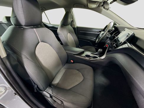 Used 2022 Toyota Camry XSE FWD image 28