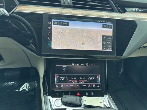 Used 2019 Audi e-tron Prestige w/ Prestige Package image 24