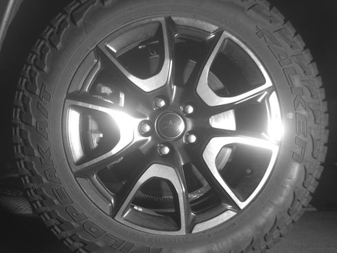 Used 2025 Jeep Compass Trailhawk AWD/4WD image 12