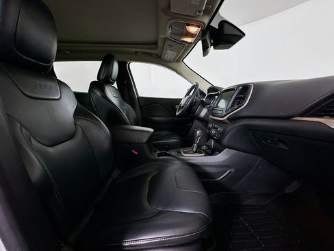 Used 2016 Jeep Cherokee Limited w/ Technology Group image 32