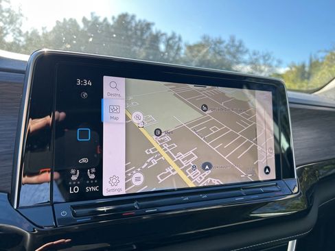 Certified 2025 Volkswagen Atlas SEL Premium R-Line image 37